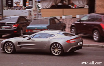 Aston martin un 77 (aston martin un 77) este foarte atletic, totul despre masini