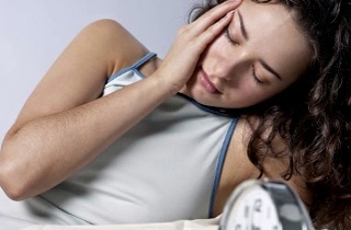 A menstruáció előtti álmatlanság - a kezelés fő okai és módjai