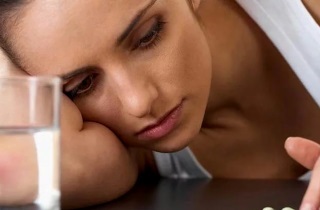 A menstruáció előtti álmatlanság - a kezelés fő okai és módjai