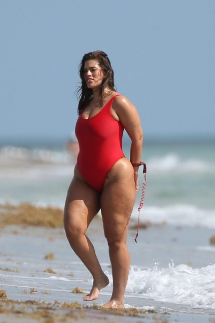 Nici un photoshop! Iata cum arata genul lyashka de aspect de dimensiuni plus plus - Ashley Graham