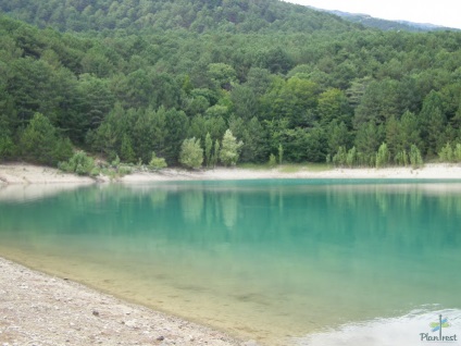 Lacul turcoaz