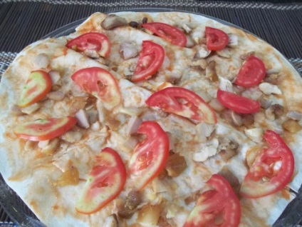 Pizza rapidă făcută din pâine pita