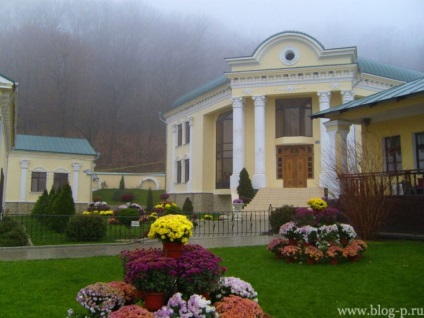 Blogul călătorului - Mănăstirea Hincu, Hincu Foto, Sfântul Parohia Paraskeva, manastirea hincu,