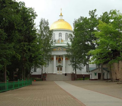 Obiective și altare ale mănăstirii Pskov-Pechersky