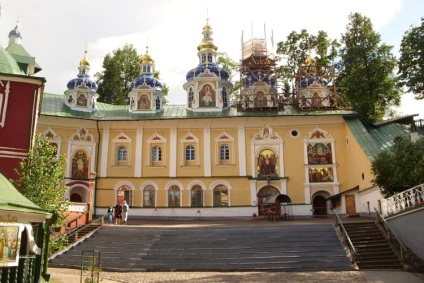 Obiective și altare ale mănăstirii Pskov-Pechersky