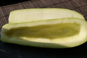 Zucchini umplute cu legume si carne de pui - Retete foto pentru prepararea pas cu pas