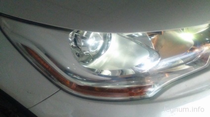 Cum să dezasamblați lumina reflectoarelor citroen c4 2012 și să instalați lentile bi-xenon, 