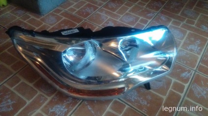 Cum să dezasamblați lumina reflectoarelor citroen c4 2012 și să instalați lentile bi-xenon, 