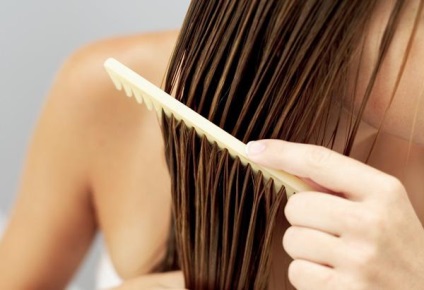 Cum de a crea singur efectul părului umed