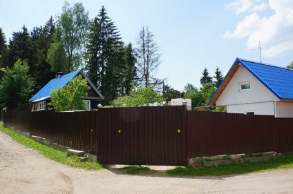 În timp ce proprietarii de dacha au transformat-o într-un paradis, 6 hectare