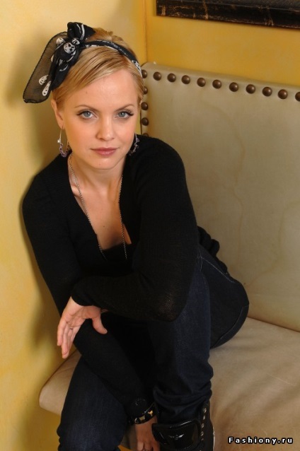 Mine de frumusețe (mena suvari)