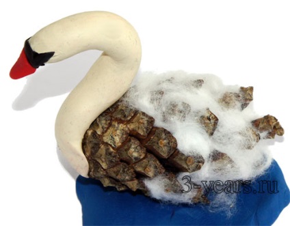 Swan din conuri de pin - meserii pentru copii
