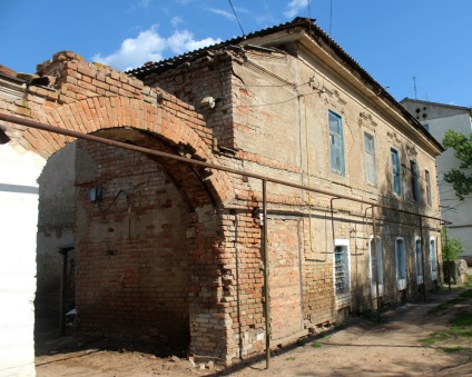 Ruinele non-grafice cum să salveze istoric revista analitică online Uralsk
