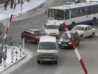 Proprietarii de mașini trebuie să plătească pentru bariera în curte, întrebări eterne, întrebări-răspuns, argumente și