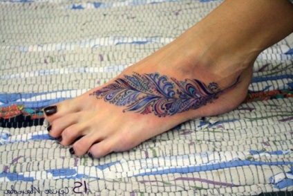 Idei originale pentru tatuajele mici pe picior
