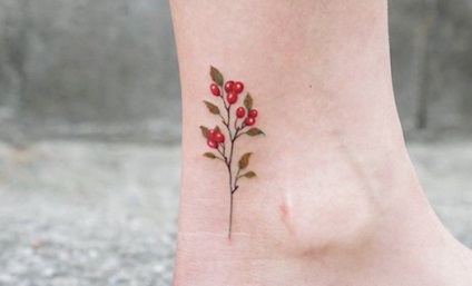 Idei originale pentru tatuajele mici pe picior