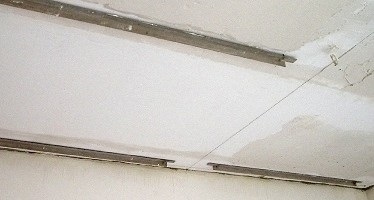 Finisarea plafonului cu tencuiala