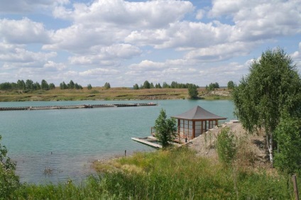 Lacul turcoaz (recreere și pescuit)