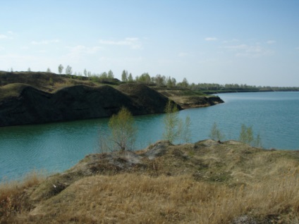 Lacul turcoaz (recreere și pescuit)