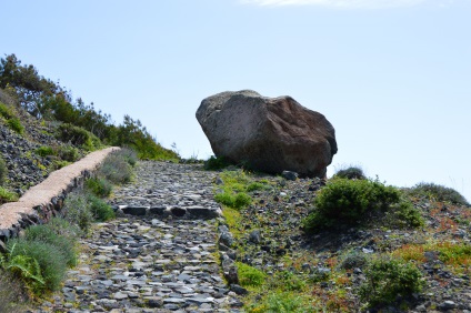 Traseu pietonal de la brad în iulie - aici vă îndrăgiți de Santorini - 12 iulie 2015 - enciclopedie