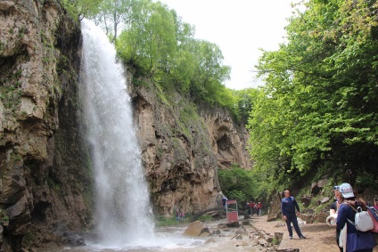 O excursie la cascadele inelului montan, parcul Kislovodsk