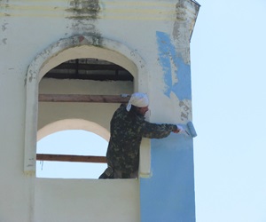 Pictura pe fațada templului, biserica ortodoxă - grupul alpstroy (c)