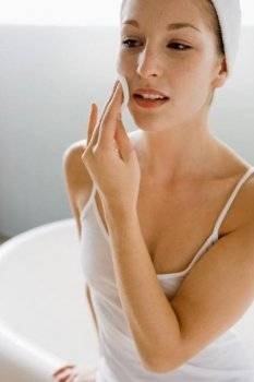 Recomandări utile despre cum să eliminați roșeața din față și cum să determinați cauza problemei