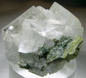 Feldspat mineral formant de pori și proprietățile sale, bijuterii