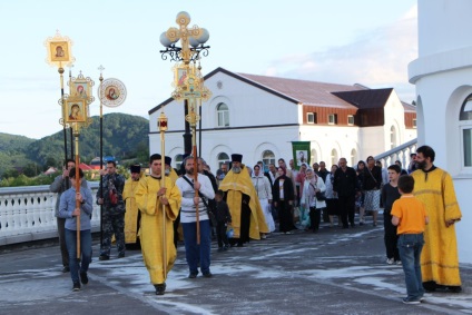 Ortodoxă Kamchatka - rugăciune la sfânta martiri regali din catedrală