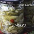 Salata cu dovlecei, conopidă, roșii și piper, gătiți delicios