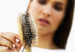 Szezonális hajhullás a nőknél - okai minden szezonban
