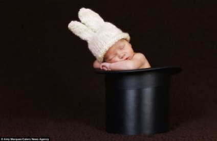 Copii dormit în pălării tricotate (12 fotografii)
