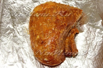 Carne de porc coaptă în miere-muștar de muștar