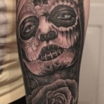 Tetoválás a lábán az ember tetoválási képét a lábán a férfiak számára