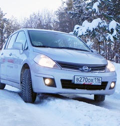 Teszt hajtás nissan tiida