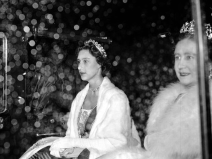 Regina zâmbitoare a celor 8 fapte cele mai ciudate despre străbunică a prințului William, marie claire