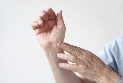 Изкълчен пръст симптоми четка, признаци, диагноза и лечение