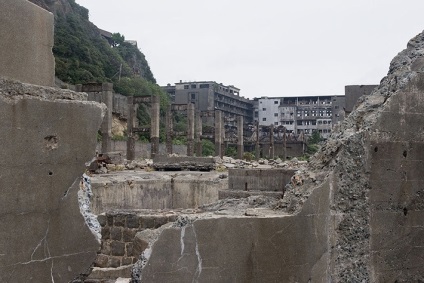 Hasima - o insulă abandonată într-un ocean liniștit (58 de fotografii), axa lumii