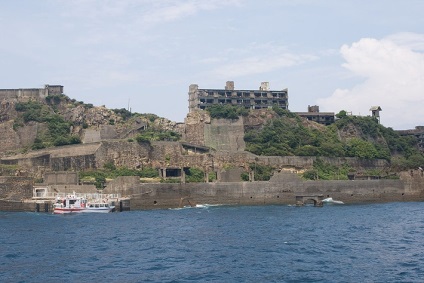 Hasima - o insulă abandonată într-un ocean liniștit (58 de fotografii), axa lumii