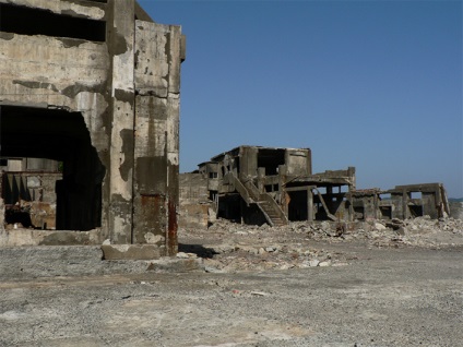 Hasima - o insulă abandonată într-un ocean liniștit (58 de fotografii), axa lumii