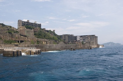 Hasima - o insulă abandonată într-un ocean liniștit (58 de fotografii), axa lumii