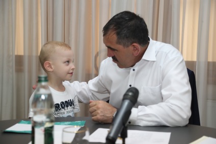 A Yunus-bek Evkurov az állampolgárok fogadását az Orosz Föderáció elnökének nyilvános vételi irodájában fogadta