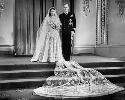 65 II. Erzsébet királynő és Philip herceg király herceg esküvőjének nyári évfordulója