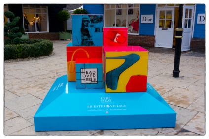 Bicester village outlet, al modente