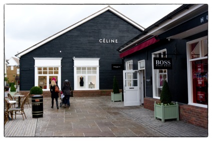 Bicester village outlet, al modente