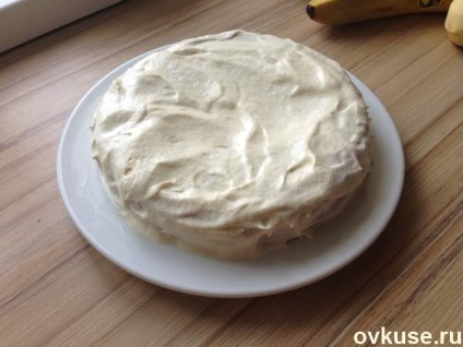 Biscuit torták almával és banánnal - egyszerű receptek