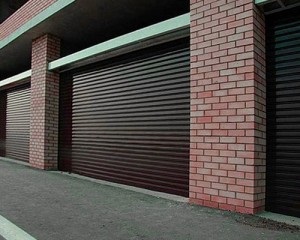 Care sunt porțile rulante pentru garaj, porți, bariere, sisteme de control al accesului