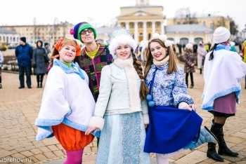 A Snow Maiden születésnapja a vidám ünnepek kozmikus hatálya