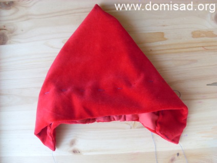 Costum pentru copii de Anul Nou de un capac roșu pentru o fată cu propriile mâini