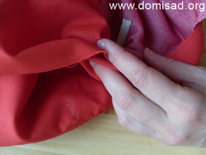 Costum pentru copii de Anul Nou de un capac roșu pentru o fată cu propriile mâini